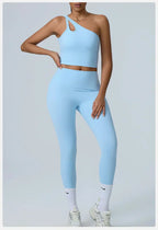 חליפת ספורט דגם - מאי