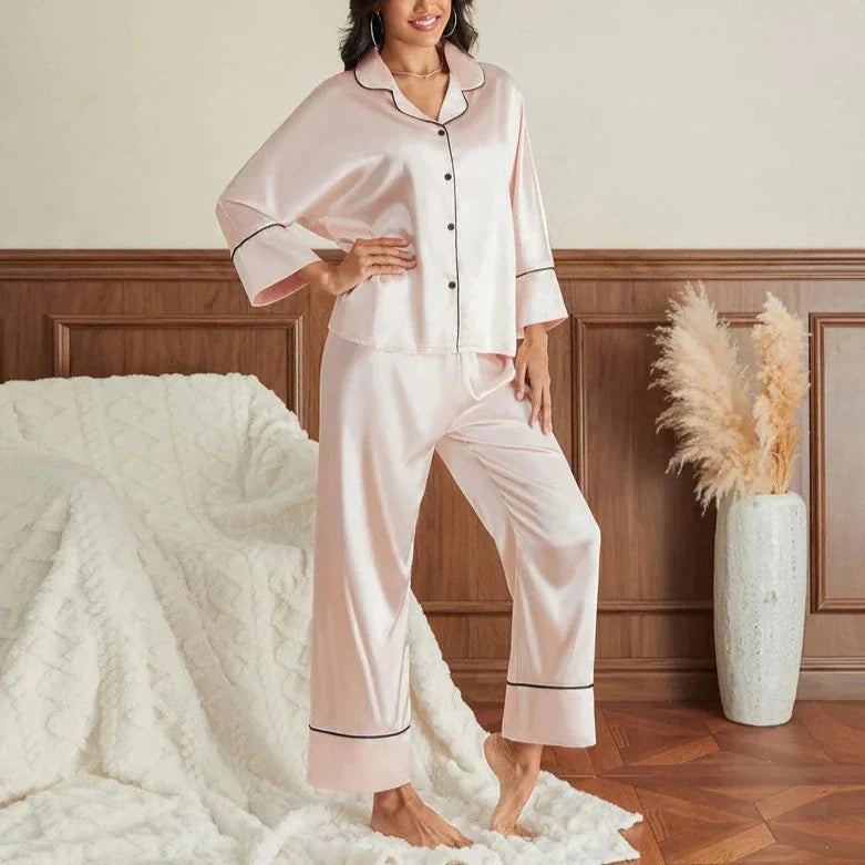 פיג׳מה- קלייר