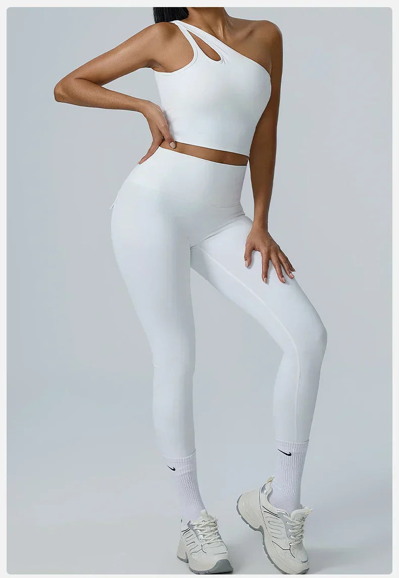 חליפת ספורט דגם - מאי